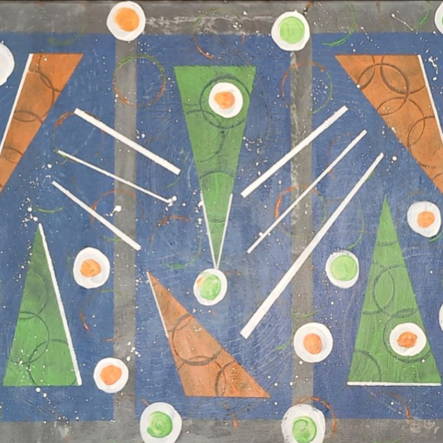 Abstrakte Komposition mit bunten geometrischen Formen auf blauem Hintergrund.